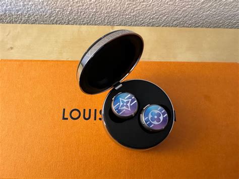 louis vuitton airpods hoesje|Louis Vuitton horizon light up earrings.